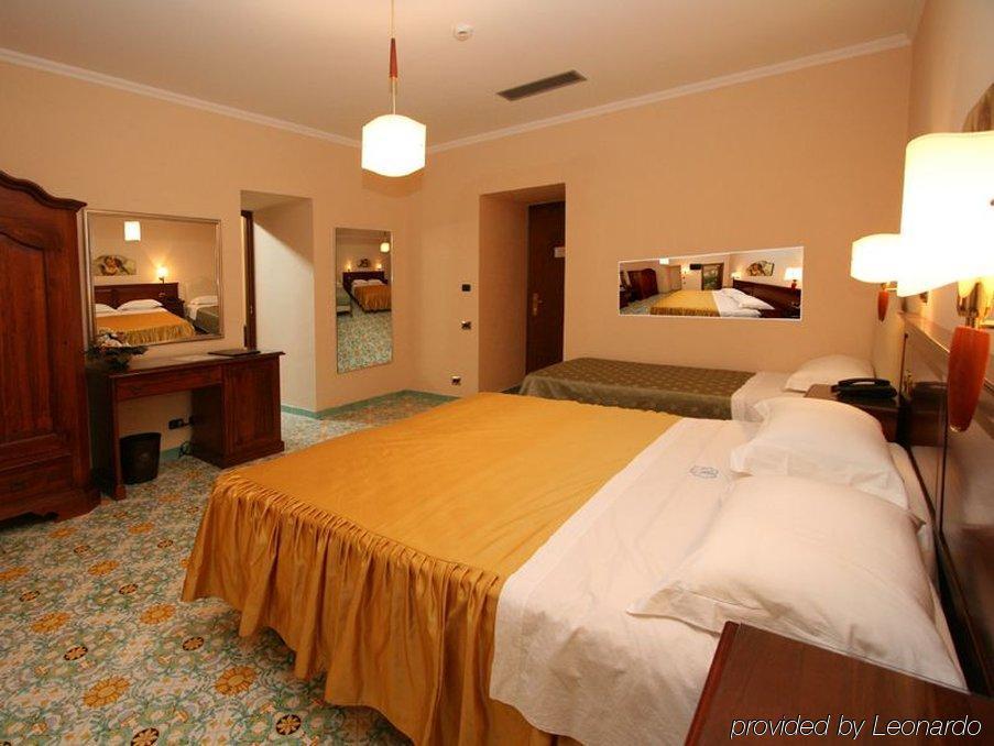 La Panoramica Hotel Castellammare di Stabia Extérieur photo