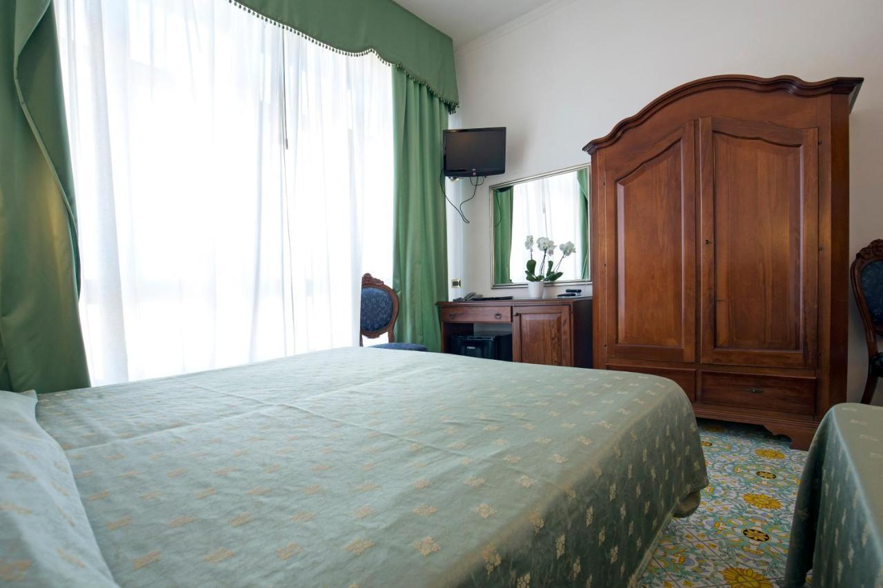 La Panoramica Hotel Castellammare di Stabia Extérieur photo