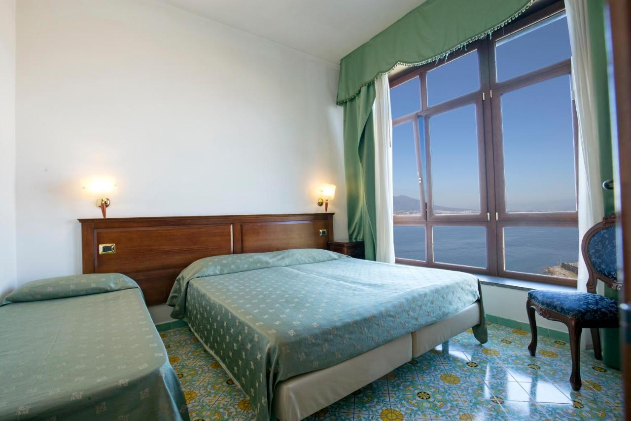 La Panoramica Hotel Castellammare di Stabia Extérieur photo