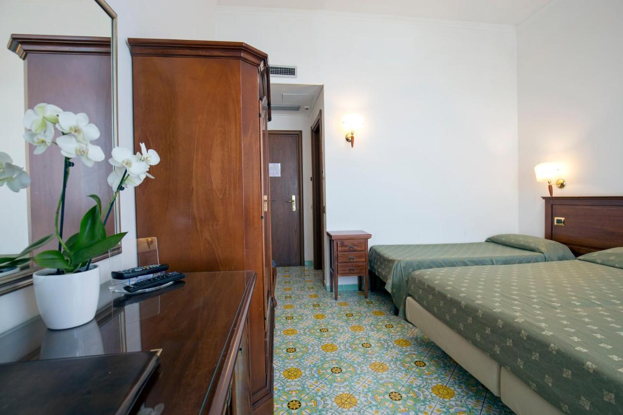 La Panoramica Hotel Castellammare di Stabia Extérieur photo