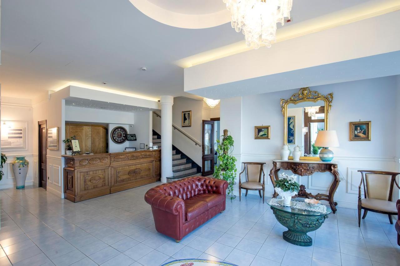 La Panoramica Hotel Castellammare di Stabia Extérieur photo